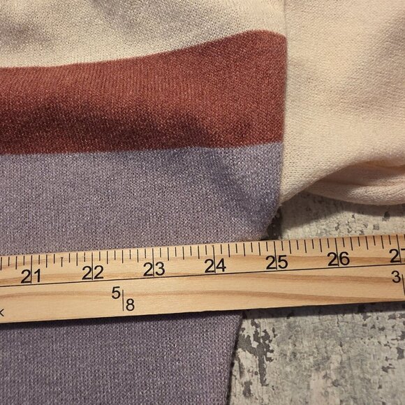 Heimish USA Women's Long-sleeved V Neck Sweater with Pockets Size Large - Picture 6 of 7